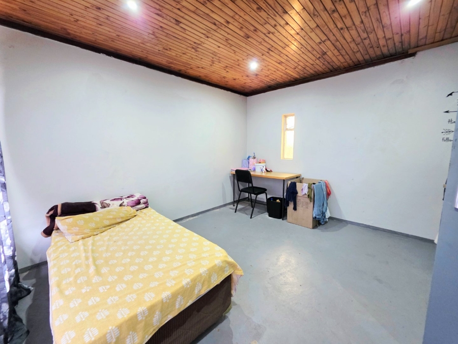 11 Bedroom Property for Sale in Brandwag Free State